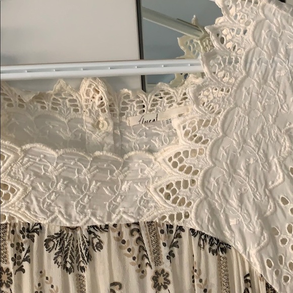 Pattern lace blouse - Picture 2 of 4
